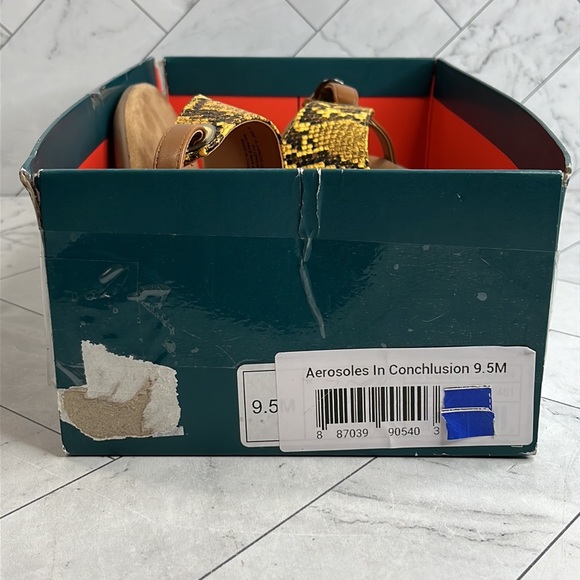 NWT Aerosoles Womens In Conchlusion Yellow Snake Print Sandals Shoes SIZE 9.5M - Picture 9 of 9